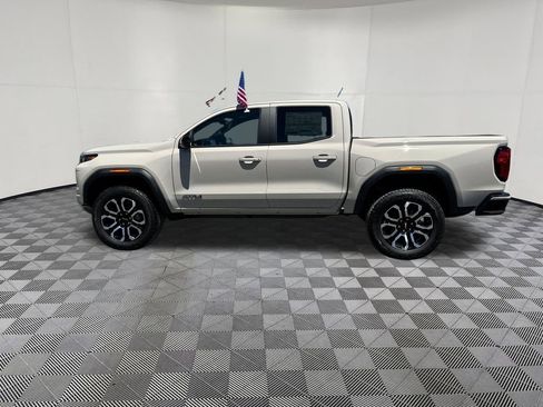 New 2026 GMC Canyon AT4 w/ AT4 Premium Package AWD/4WD image 2