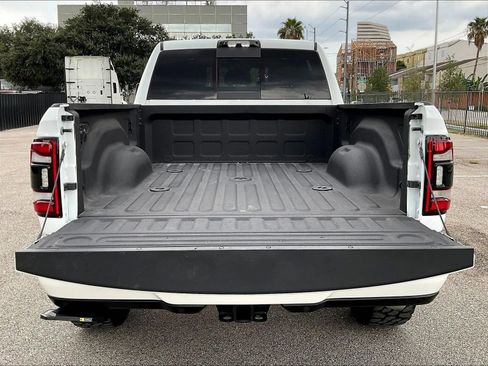 Used 2024 RAM 2500 Limited AWD/4WD image 32