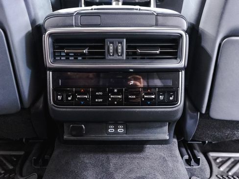 Used 2025 Lexus LX 600 4WD w/ Appearance Package image 33