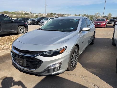 Used 2021 Chevrolet Malibu RS image 1