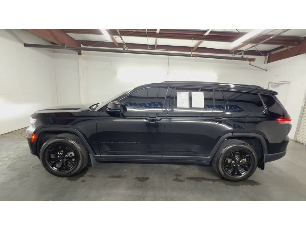Used 2025 Jeep Grand Cherokee L Altitude AWD/4WD image 5