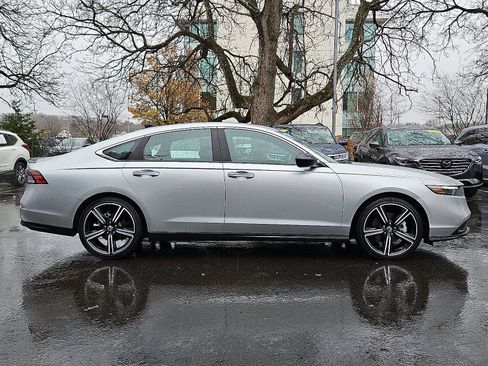 Used 2024 Honda Accord Sport image 7