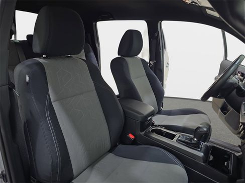 Used 2021 Toyota Tacoma TRD Sport image 12