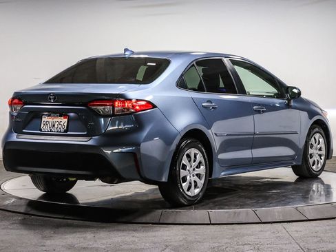 Certified 2025 Toyota Corolla LE FWD image 5