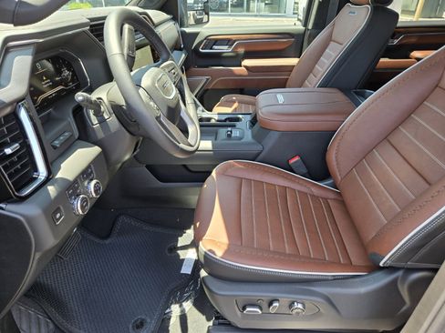 New 2025 GMC Sierra 2500 Denali Ultimate w/ Max Trailering Package image 6