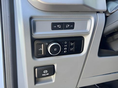 Used 2023 Ford F150 XLT w/ XTR Package image 13