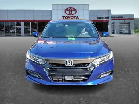 Used 2018 Honda Accord Sport image 2