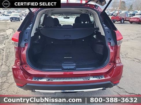 Certified 2018 Nissan Rogue SV w/ Premium Package image 28