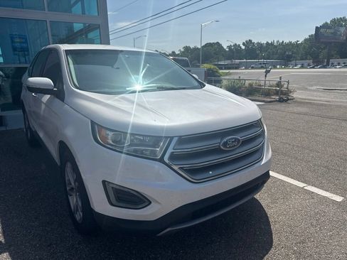 Used 2018 Ford Edge Titanium w/ Technology Package FWD image 4