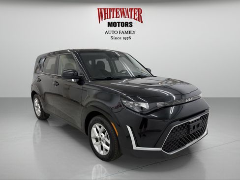 Used 2023 Kia Soul LX w/ Option Group 015 FWD image 5