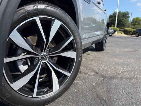 Used 2025 Volkswagen Atlas SEL Premium R-Line AWD/4WD image 6