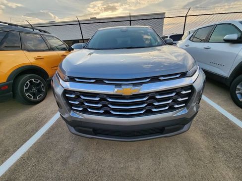 Used 2026 Chevrolet Equinox LT FWD image 2