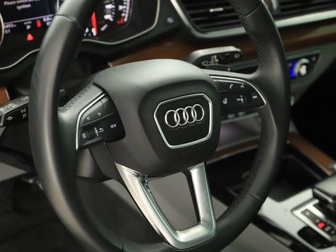 Certified 2022 Audi Q5 2.0T Premium w/ Convenience Package AWD/4WD image 16