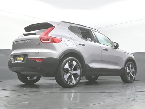 Used 2026 Volvo XC40 B5 Plus AWD/4WD image 42