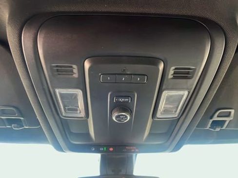 Used 2021 Chevrolet Suburban Z71 image 23