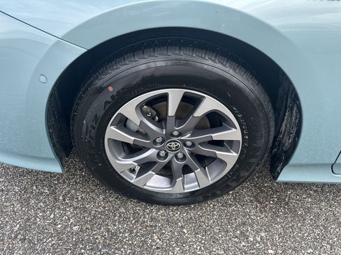 Used 2021 Toyota Prius Limited w/ Premium Convenience Package FWD image 12