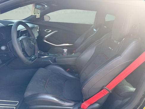 Used 2018 Chevrolet Camaro ZL1 RWD image 8