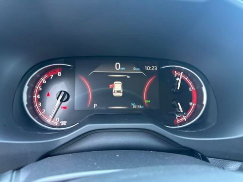 Used 2025 Toyota RAV4 XLE AWD/4WD image 16