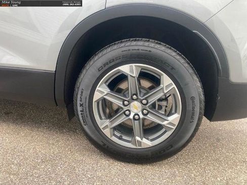 Used 2023 Chevrolet Blazer LT w/ Driver Confidence Package FWD image 9