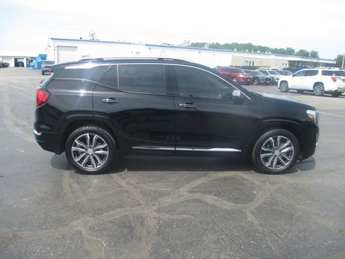 Used 2020 GMC Terrain Denali w/ Denali Premium Package AWD/4WD image 5