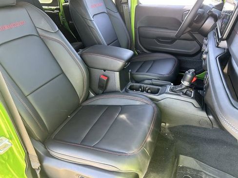 Used 2026 Jeep Wrangler Unlimited Rubicon AWD/4WD image 12