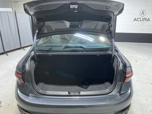 Used 2024 Volkswagen Jetta SE FWD image 19