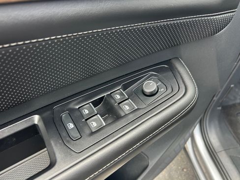Used 2024 Volkswagen Atlas SE FWD image 13