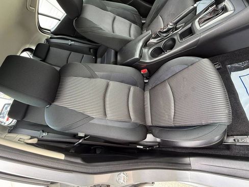 Used 2014 MAZDA MAZDA3 i Touring image 19