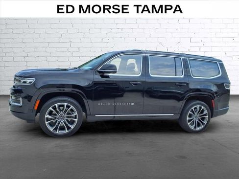 Used 2022 Jeep Grand Wagoneer Series III w/ HD Trailer Tow Package AWD/4WD image 2