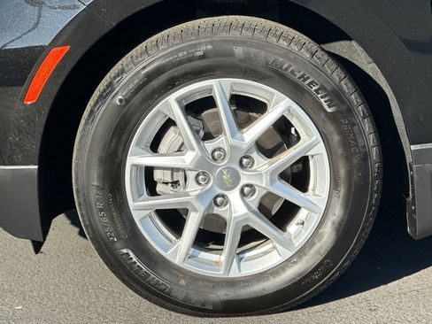 Used 2024 Chevrolet Equinox LS image 42