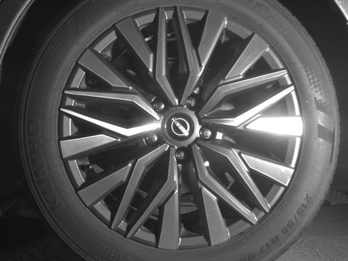 Used 2025 Nissan Altima 2.5 SV image 14