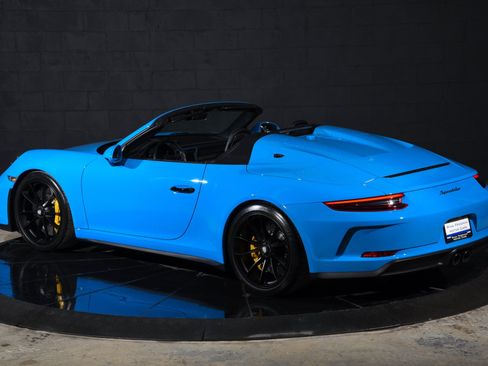 Used 2019 Porsche 911 Speedster RWD image 13