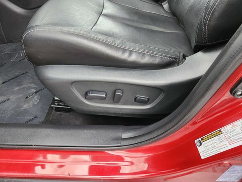Used 2018 Nissan Rogue SL w/ Premium Package FWD image 26