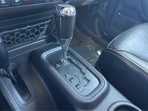 Used 2016 Jeep Wrangler Rubicon AWD/4WD image 28