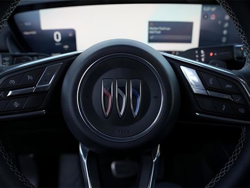 Used 2025 Buick Envision Sport Touring image 13