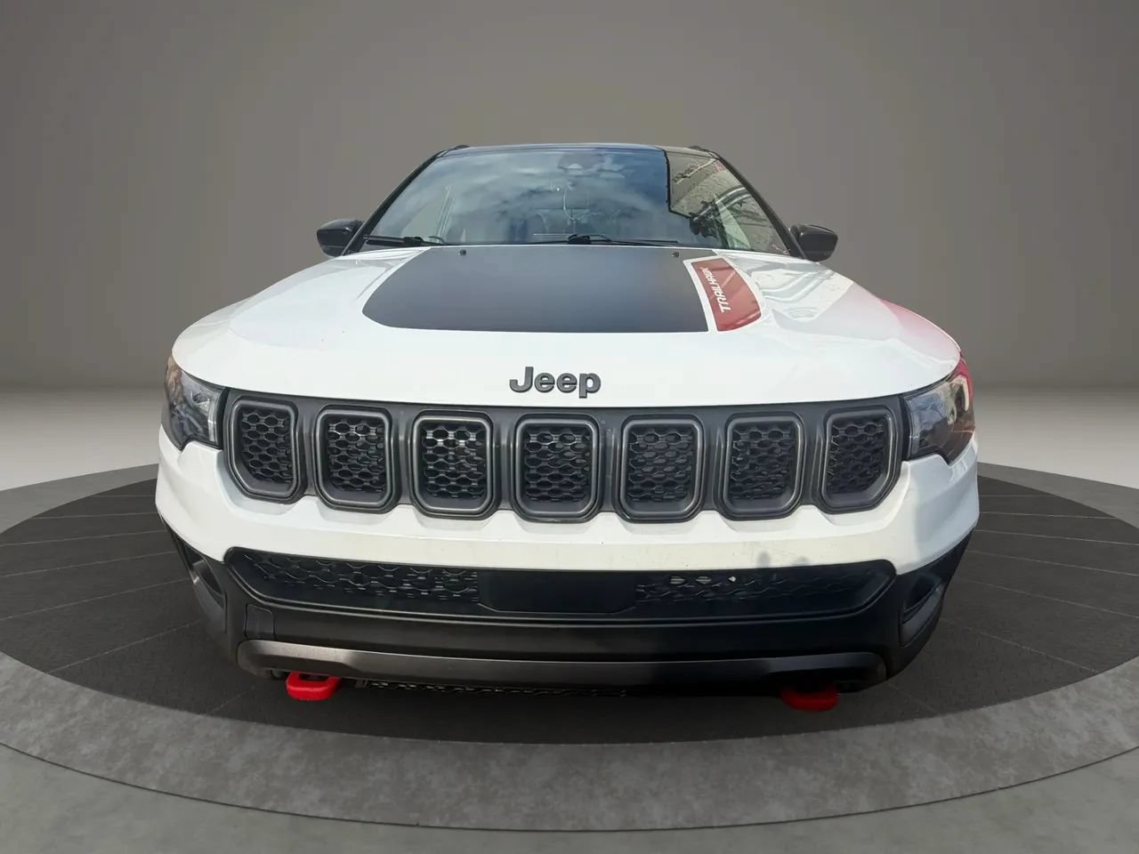 Used 2024 Jeep Compass Trailhawk AWD/4WD image 2