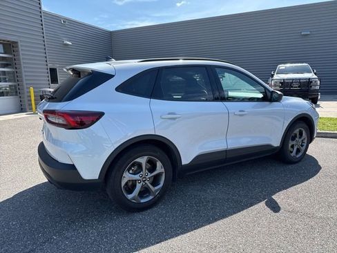 Used 2025 Ford Escape ST-Line FWD image 5