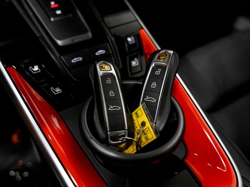 Used 2022 Porsche 911 Carrera image 19