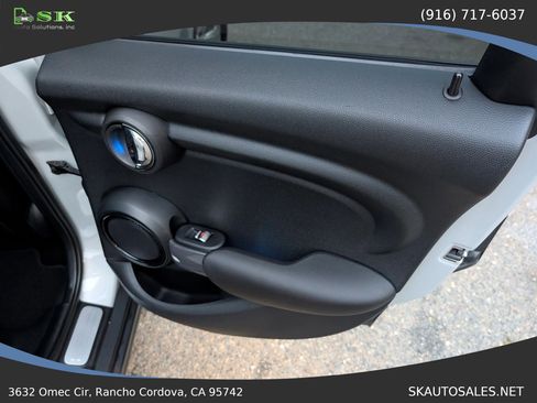 Used 2016 MINI Cooper 4-Door Hardtop image 27