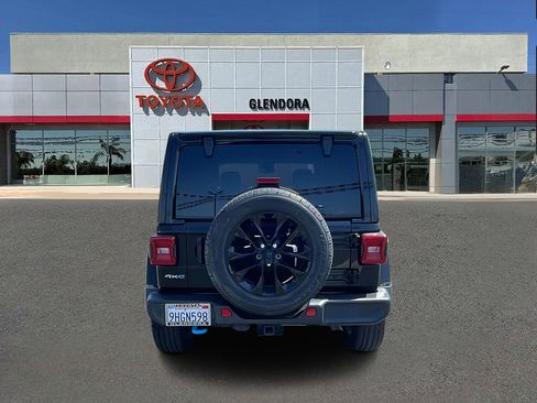 Used 2024 Jeep Wrangler Unlimited Sahara w/ Technology Group AWD/4WD image 4