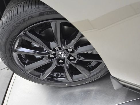 Certified 2025 MAZDA MAZDA3 Carbon AWD/4WD image 32