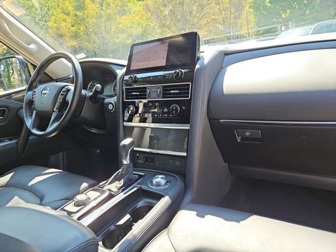 Used 2024 Nissan Armada SV image 16