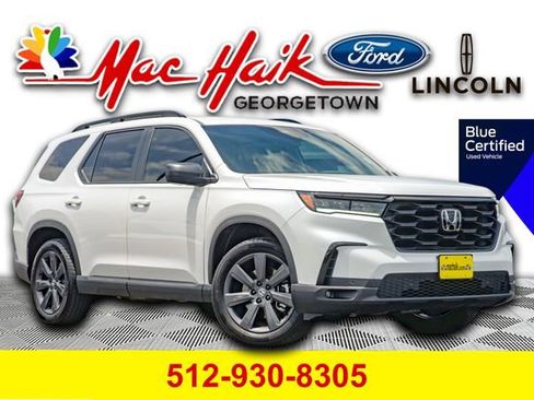 Used 2025 Honda Pilot Sport image 1