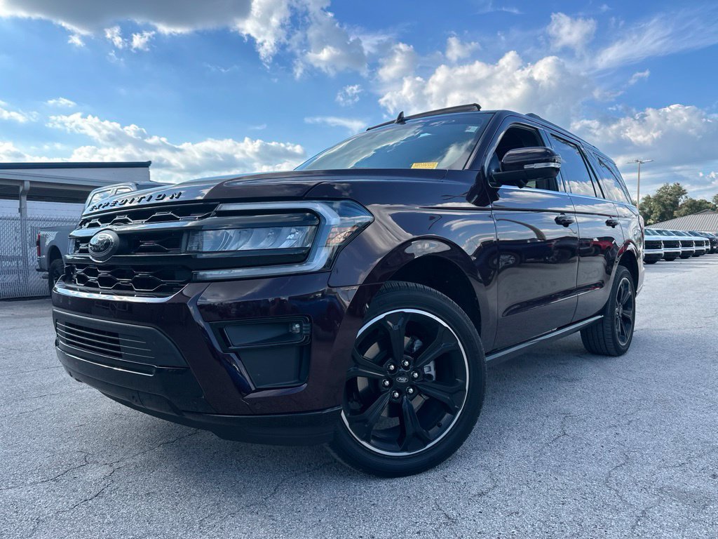 Used 2024 Ford Expedition Limited RWD image 1