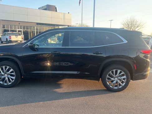 Used 2025 Buick Enclave Preferred w/ Super Cruise Package image 9