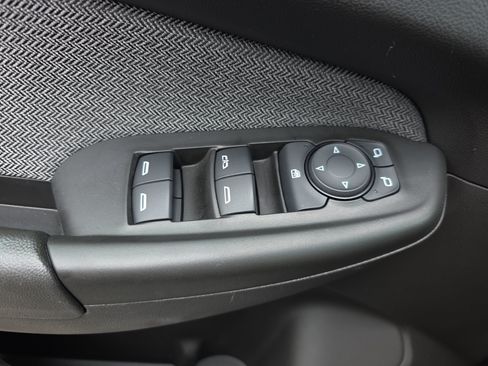 Used 2025 Chevrolet TrailBlazer LT AWD/4WD image 25
