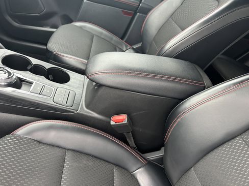 Used 2025 Ford Escape ST-Line image 16