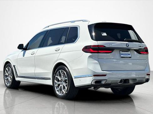 Used 2023 BMW X7 xDrive40i w/ Premium Package image 3