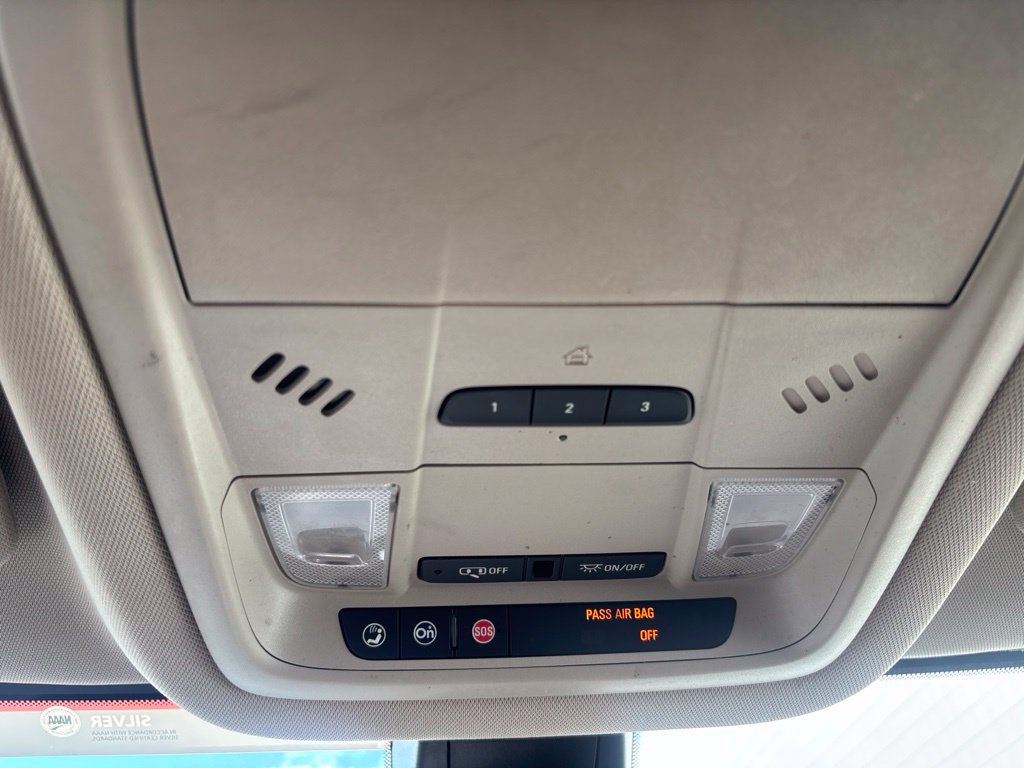 Used 2017 GMC Acadia Denali w/ Technology Package FWD image 16
