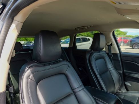 Used 2023 Lincoln Corsair AWD image 37